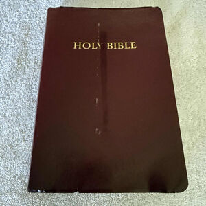 Holy Bible New Living Translation Gift and Award Edition Maroon